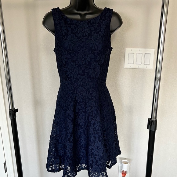 🗣SOLD🗣 HP!!🎖🎖Speechless Navy Blue Lace Sleeveless Fit&Flare Dress SizeL - Picture 5 of 16